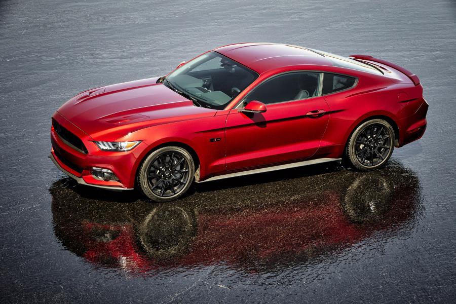  Ford Mustang GT Fastback Black Accent 2015 года  (фото 3 из 6)